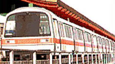 地上を走るMRT